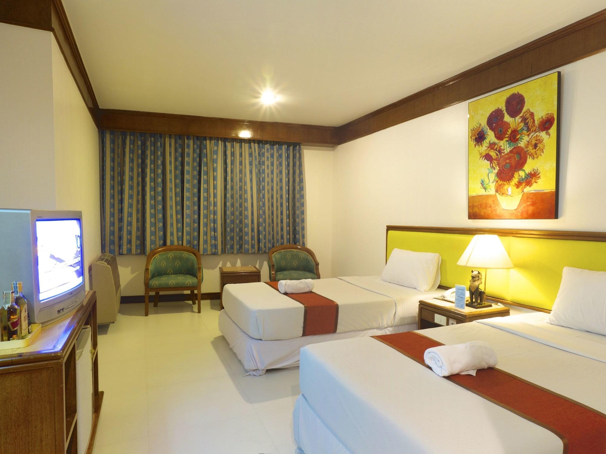 Silom Avenue Inn Bangkok Buitenkant foto