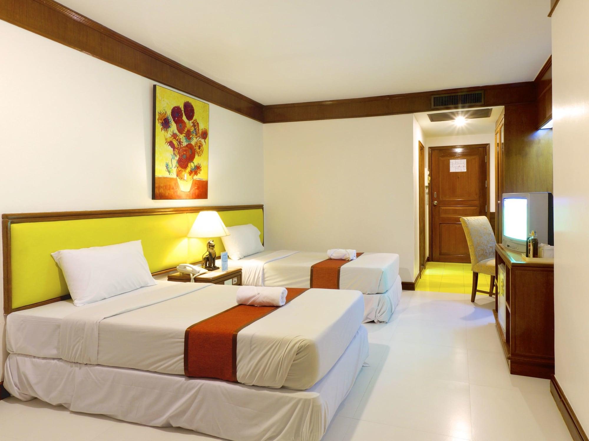 Silom Avenue Inn Bangkok Buitenkant foto