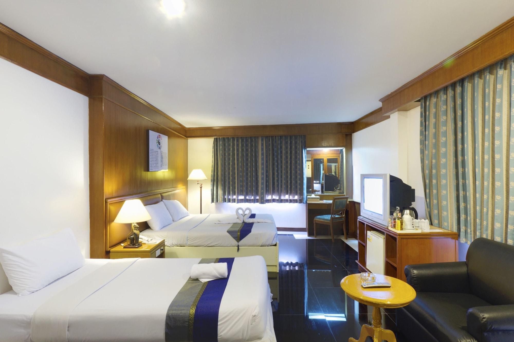 Silom Avenue Inn Bangkok Buitenkant foto