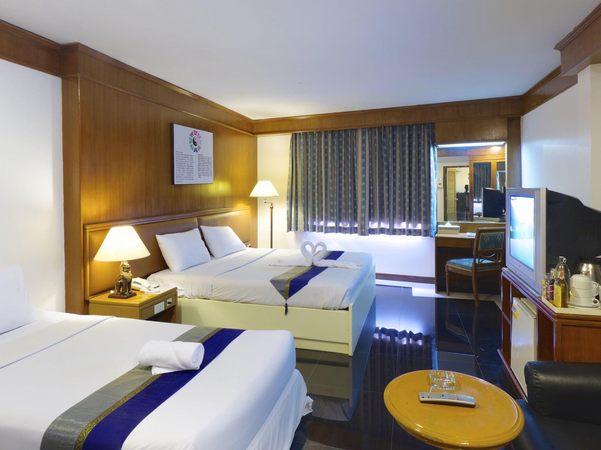 Silom Avenue Inn Bangkok Buitenkant foto