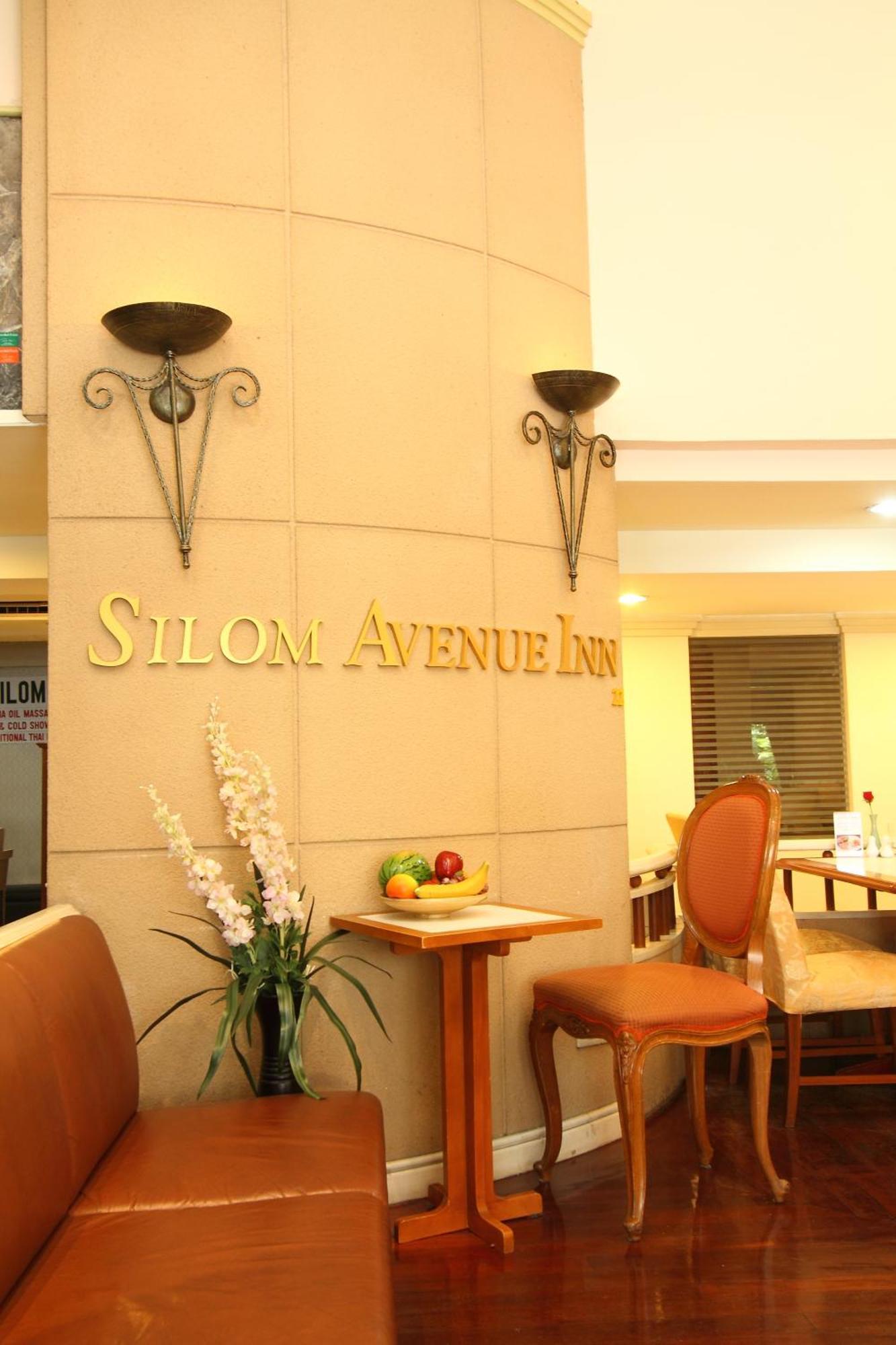 Silom Avenue Inn Bangkok Buitenkant foto