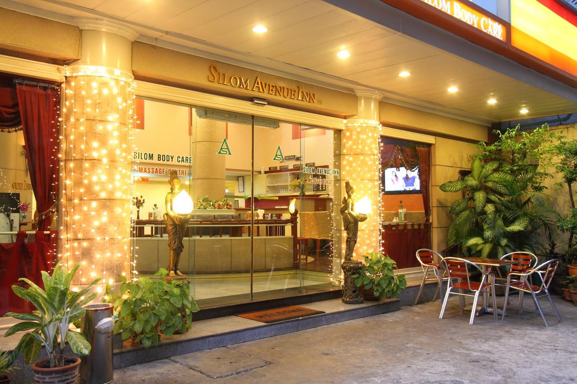 Silom Avenue Inn Bangkok Buitenkant foto