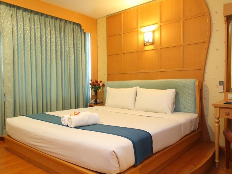 Silom Avenue Inn Bangkok Buitenkant foto